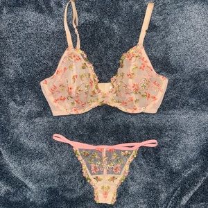 NWOT Aerie embroidered floral lace set